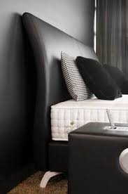 Das Geschwungene Kopfteil Ladt Zum Verweilen Ein Boxspringbetten Hotelbetten Schlafzimmer Bedroominspiration Rosa Goodnight Koeln Boxspringbett Bett Box