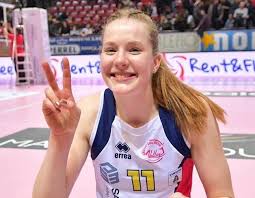 Vakıfbank'ın i̇sveçli voleybolcusu isabelle haak, koruyucu ekipmanının arkasına 'haak' yazan sağlık görevlisi gökhan yılmaz'a ve tüm sağlık çalışanlarına teşekkür etti. Facebook