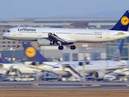 Dort ist ebenfalls verzeichnet, wann sie spätestens ihr gepäck aufgeben müssen und wann das boarding. Lufthansa Was Sie Uber Flugplan Check In Handgepack Erstattung Und Corona Wissen Mussen