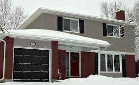 54 Exterior Paint Color Ideas With Red Brick Roundecor Exterior House Paint Color Combinations House Exterior Color Schemes House Paint Exterior