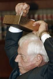 Alabama Supreme Court Clerk Robert Esdale retiring at age 85