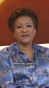 What are symptoms of a stroke? Doctor discusses with Hoda and Jenna Hoda  and Jenna share what happened when Dorothy Farris' friends recognized over  video chat that she was displaying symptoms of