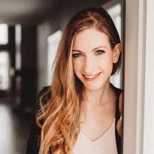 Sarah Erickson's Instagram, Twitter & Facebook