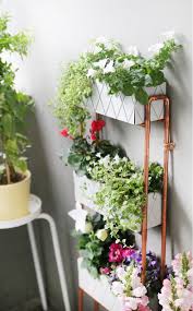 Kreative Diy Idee Zum Selbermachen Pflanzen Regal Selbstgemacht Aus Kupferrohren Kleine Balkone Pflanzenregale Pflanzen