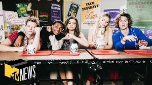 (chase stokes) and sarah cameron to help drive all the chaos and action, outer banks is going global and also bringing in two newcomers: 5 Things To Expect From Outer Banks Mtv News Youtube