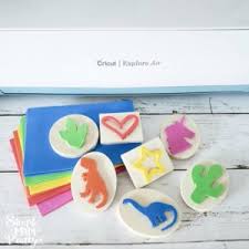32 Easy Cricut Projects For Beginners Free Cricut Projects Simple Made Pretty 2020 See more ideas about cricut crafts, cricut tutorials, cricut projects. 32 easy cricut projects for beginners