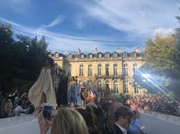 Inaugurato oggi l'impianto di produzione di ossigeno donato dall'italia 🇮🇹 all'india 🇮🇳 per far fronte all'emergenza #covid. Italy In France On Twitter Sfilata Jacquemus All Ambasciata D Italia A Parigi Fieri Delle Origini Italiane Di Simon Porte Jacquemus E Di Una Collezione Lariviera Ispirata All Italia Videluca59 Https T Co Rc1gatftyb