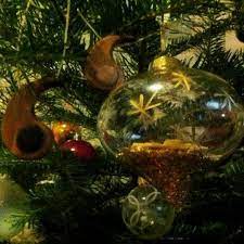 Următoarele zile libere în 2018 vor fi: Cum A Ales Biserica Data Craciunului Pentru A Inlocui Sarbatorile Pagane Si Originile Bradului Impodobit Mobile