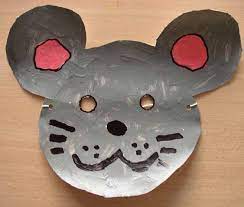 Il possède des ouvertures aux yeux, à la bouche ainsi qu'aux narines ce qui apporte un confort supplémentaire ! Fabrication Masques Carnaval Ecole Maternelle