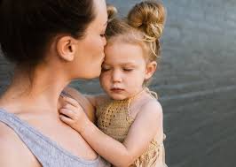 Bayi adalah simbol kepolosan, kelembutan, cinta jika moms bermimpi menggendong bayi dengan tangan kita sendiri dan bermain dengannya, arti mimpi menggendong bayi ini bisa menjadi pertanda. Arti Mimpi Gendong Bayi Tampan Cantik Lucu Paramimpi Paranormal Mimpi