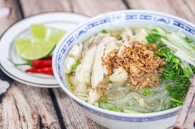 Bring chicken broth to boil in a large saucepan. Vietnamese Chicken And Glass Noodle Soup Miáº¿n Ga Bun Bo Bae