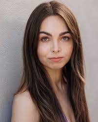 Sienna Arnold's Instagram, Twitter & Facebook