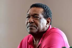 Jim Dent, Golfer born.