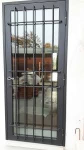 Serramenti e design propone soluzioni adeguate alle diverse necessità, garantendone la puntuale realizzazione, fornitura e posa in opera, nonché l'eventuale progettazione delle opere e la stesura di capitolati e inferriata fissa in ferro pieno. Serramenti In Ferro Taglio Termico Furlan Sas Lavorazione Del Ferro Dal 1928 Vicenza