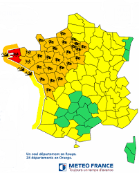 Selon météo france et vigicrue, les récentes intempéries ont parapluies, imperméables et bottes en caoutchouc sont à prévoir lundi où treize départements français sont placés en vigilance orange. Meteo France 1 Departement En Alerte Rouge Et 28 En Vigilance Orange