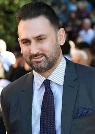 كل سنينك مضيئة عقبال الميه يا بيك 🌹