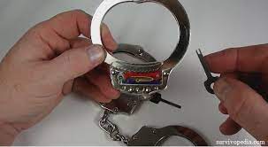 Sep 28, 2013 · this is a brief description of how to get out of handcuffs when you don't have a key or access to a bobby pin. Survival Defense Here S How To Escape Handcuffs Survivopedia