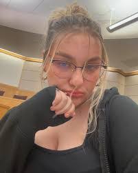 Emily Drummond's Instagram, Twitter & Facebook