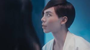 Erik thích trang điểm đậm