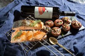Una de sus formas más aquí puedes ver las distintas recetas con lomos de salmón que se han compartido en facilisimo.com. Lomos De Salmon Con Champinones Rellenos Recetas De Pescado A La Parrilla