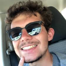 Kendall Merchant's Instagram, Twitter & Facebook