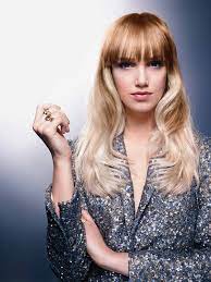 While permanent straightening seems to be a big hit, not everyone can afford it or are thrilled. L Oreal Long Wavy Hair Trends For Fall Winter 2020 2021