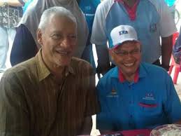 According to convention, the menteri besar is the leader of the majority party or largest coalition party of the selangor state legislative assembly. Bekas Menteri Besar Selangor Tan Sri Muhammad Muhd Taib Menyertai Parti Pas Wanista Com