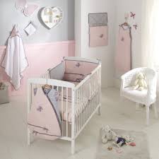 Chambre fille rose glicerio sonuit interiordesign. Une Chambre En Gris Et Rose De 0 A 77 Ans Relooker Meubles