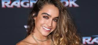 Sommer Ray Lights Instagram ON FIRE With Jacuzzi Twerking Video!