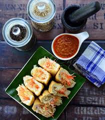 Cut beancurd (tauhu) pieces diagonally into halves. Ramadan 5 Tauhu Sumbat Sama Kuah Kacang Dapur Tanpa Sempadan