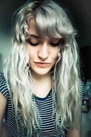 Am besten natürlich beim friseur, denn er. Haare Blond Oder Grau Farben Ich Bin Ein Meister Der Kunst