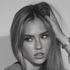 Julie Ernst's Instagram, Twitter & Facebook