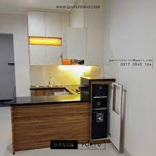 Kitchen set telah menjadi bagian view point dari interior, sehingga desainnya harus sesuai karakter desain dan selera penggunanya. Referensi Model Kitchen Set Modern Project Salemba Senen Jakarta Pusat Modern Lemari Dapur Minimalis