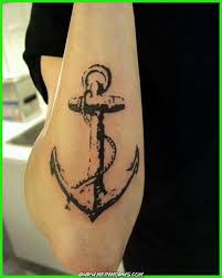 Anker Tattoo Tonfigur Coole Ideen Zu Handen Ihre Nachste Tatowierung Tatowierungen Anker Tattoo Tatowierung Fur Manner
