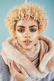 Se proprio non volete rinunciare alla vostra lunghezza e . Capelli Corti Ricci Da Donna Justb Parrucchieri