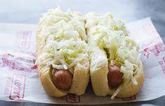 Amateurs De Hot Dog Vapeur Voici La Meilleure Recette De Salade De Chou A Hot Dog De Tout Le Quebec Slaw Dog Recipe Slaw Dog Hot Dog Recipes