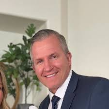 Shannon Soares's Instagram, Twitter & Facebook