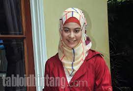 Keseruan nostalgia betari ayu di sekolahnya hot shot 18 nove. Betari Ayu Temui Istri Pertama Arifin Ilham Mereka Mirip Seleb Tempo Co