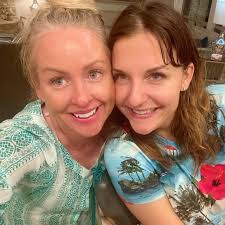 Jolene Barton's Instagram, Twitter & Facebook