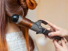 Man klemmt die haare ein und wickelt die strähne herum. Lockenstab Test 2021 Die 13 Besten Lockenstabe Im Vergleich Tipps