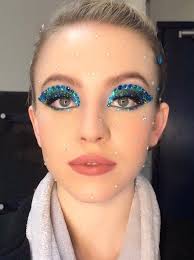 Nyfw Ss20 Beauty Looks Cassie Sydney Sweeney Was Also Known To Rock A Rhinestone Makeup Inspiration Makeup Trends Makeup Looks