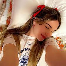 Chloe Wall (@chloewall03) • Instagram photos and videos