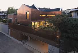 Etonnante Maison Contemporaine Et Son Bardage En Cuivre En Coree Du Sud Maison Contemporaine Bardage Architecture Paysage
