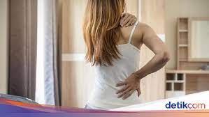 Strain dapat terjadi di otot atau ligamen. 10 Kebiasaan Penyebab Sakit Pinggang Belakang Yang Jarang Diketahui