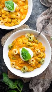 Tortellini With Roasted Tomato Vodka Sauce Shock Munch Recipe Tortellini Recipes Vodka Sauce Roasted Tomatoes
