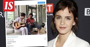 Näyttelijäkaunotar Emma Watson kotoisissa tunnelmissa Harry Potter  -näyttelijän kanssa
