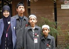 Syakir daulay merupakan anak bungsu dari 4 bersaudara. Syakir Daulay Hamimi Daulay Zikri Daulay Fauzan Dulay Syakir Daulay Facebook