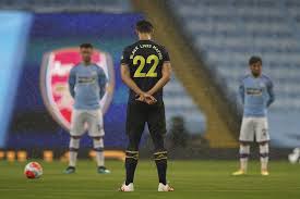 Keep up to date with all your premier league club fixtures. Campeonato Ingles Volta Com Apoio A Movimento Black Lives Matter Estampado Nos Uniformes Jovem Pan