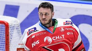 Tomáš zohorna se po šesti letech vrátil do pardubického dynama, aby mu v závěru letošního extraligového ročníku pomohl k co nejlepšímu výsledku. Se Dvema Posilami Z Khl Zatim Pardubice Prohravaji Zlomi To Prichod Treti Idnes Cz