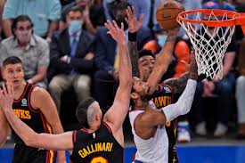Discover and share featured trae young dunk gifs on gfycat. Hawks Take Game 1 107 105 On Trae Young Game Winner Peachtree Hoops